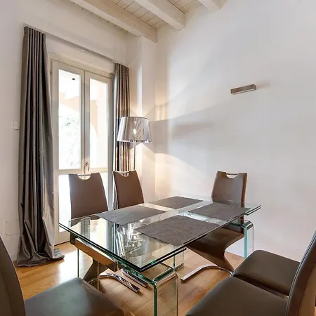 Palazzo Archi 2a Ferienhaus *